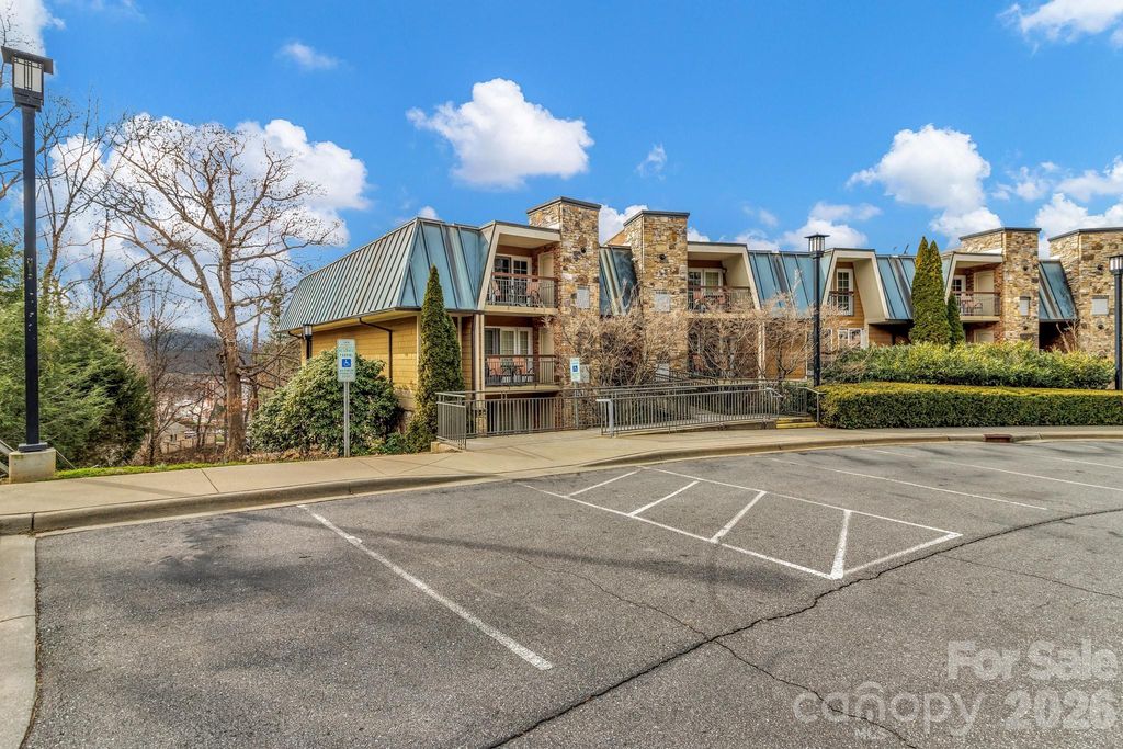 119 Bowling Park Road, Asheville, NC 28803
