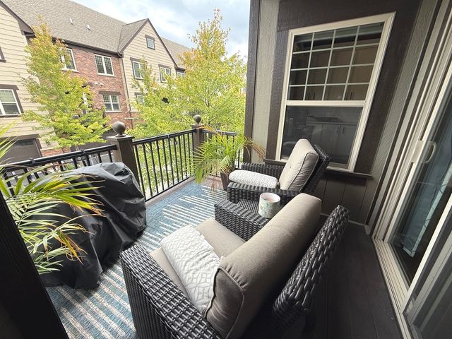 636 Parkside Court, Libertyville, IL 60048