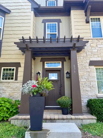 636 Parkside Court, Libertyville, IL 60048