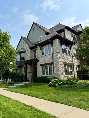 636 Parkside Court, Libertyville, IL 60048