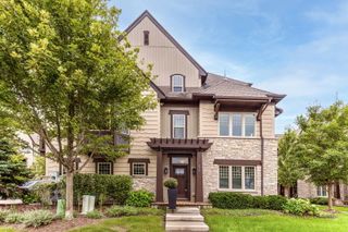 636 Parkside Court, Libertyville, IL 60048