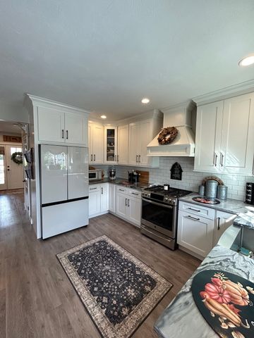 29 Bennett Street, Hudson, MA 01749