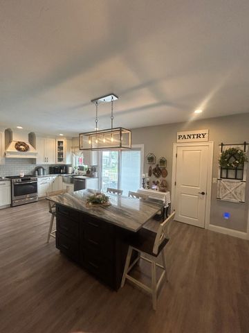 29 Bennett Street, Hudson, MA 01749