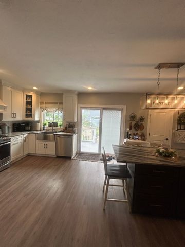 29 Bennett Street, Hudson, MA 01749