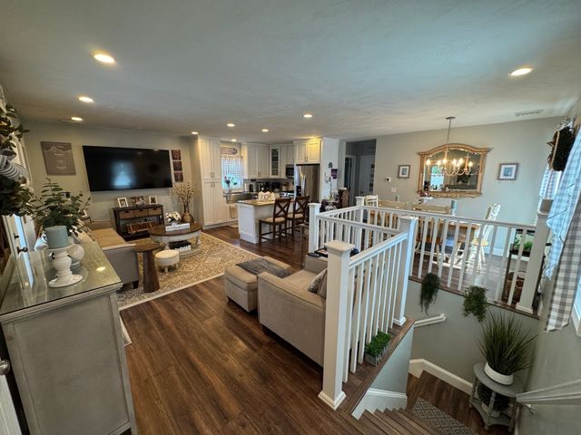 29 Bennett Street, Hudson, MA 01749