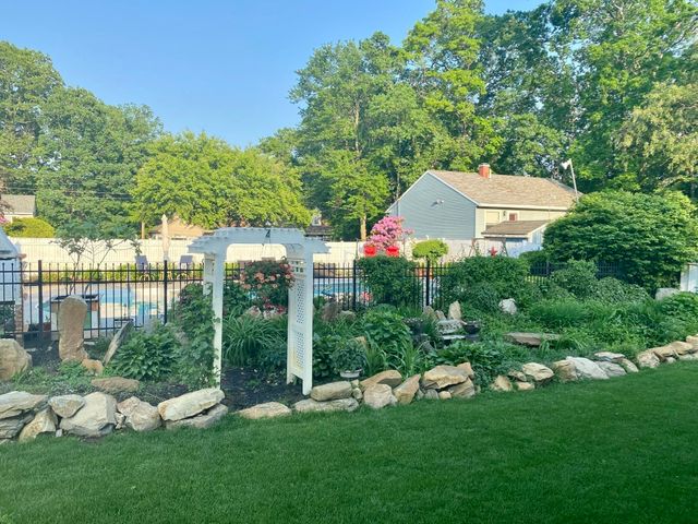 29 Bennett Street, Hudson, MA 01749