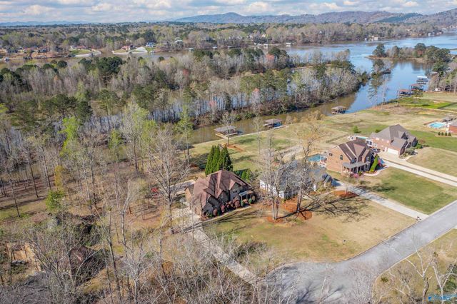 130 Heron Drive SE, Gadsden, AL 35901