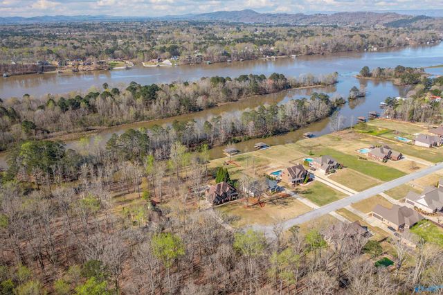 130 Heron Drive SE, Gadsden, AL 35901