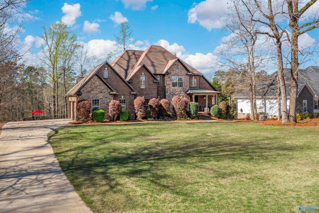 130 Heron Drive SE, Gadsden, AL 35901