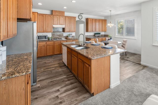 156 Clydesdale Way, Roseville, CA 95678