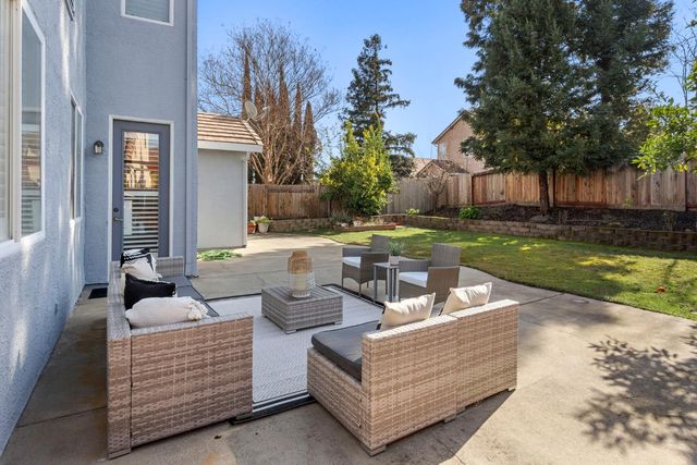 156 Clydesdale Way, Roseville, CA 95678