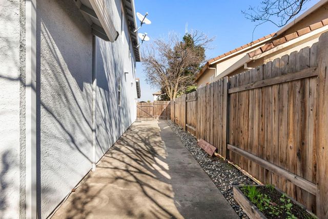 156 Clydesdale Way, Roseville, CA 95678