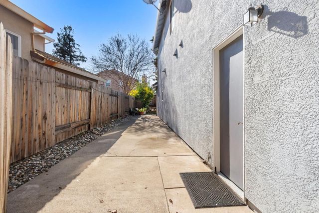 156 Clydesdale Way, Roseville, CA 95678