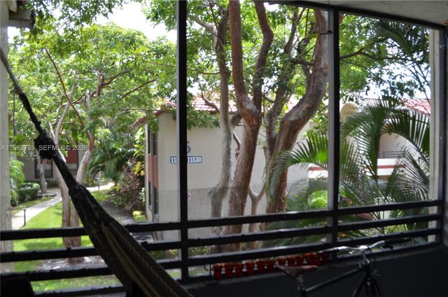 11554 NW 10th St 11554, Pembroke Pines, FL 33026