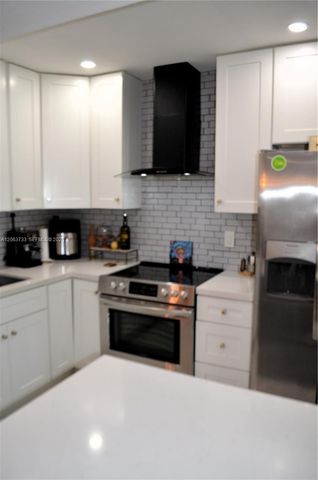 11554 NW 10th St 11554, Pembroke Pines, FL 33026