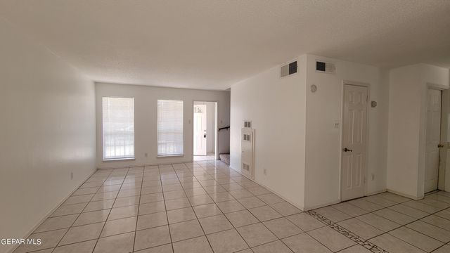 1405 CESSNA Drive A, El Paso, TX 79925