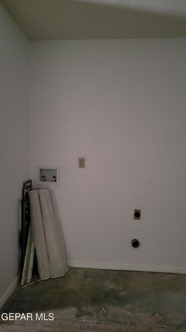 1405 CESSNA Drive A, El Paso, TX 79925