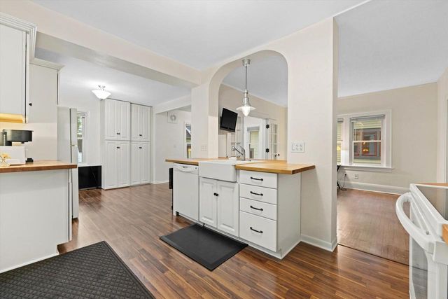 8419 Stickney AVENUE, Wauwatosa, WI 53226