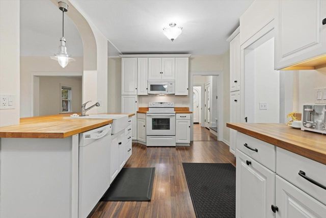 8419 Stickney AVENUE, Wauwatosa, WI 53226