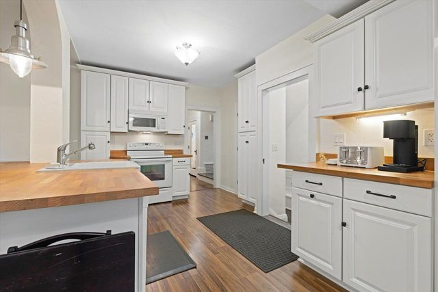 8419 Stickney AVENUE, Wauwatosa, WI 53226