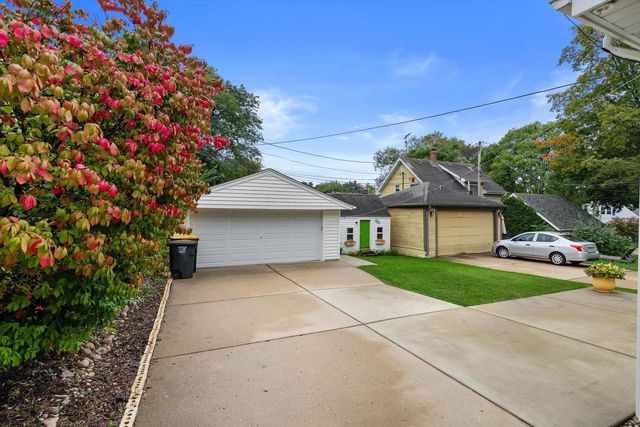 8419 Stickney AVENUE, Wauwatosa, WI 53226