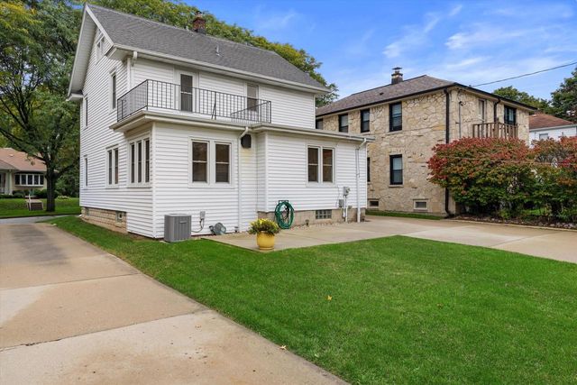 8419 Stickney AVENUE, Wauwatosa, WI 53226