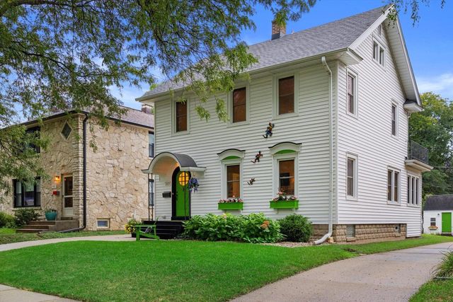 8419 Stickney AVENUE, Wauwatosa, WI 53226
