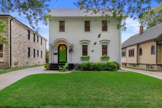 8419 Stickney AVENUE, Wauwatosa, WI 53226