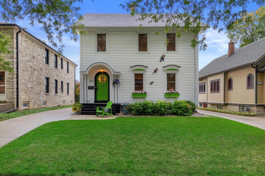 8419 Stickney AVENUE, Wauwatosa, WI 53226