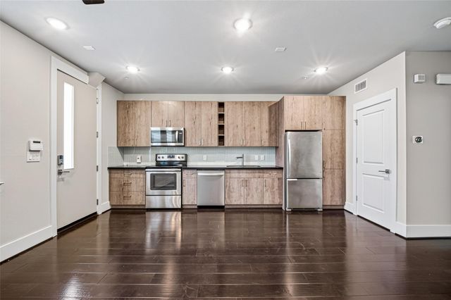2401 Crawford Street B209, Houston, TX 77004