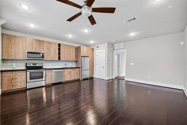 2401 Crawford Street B209, Houston, TX 77004