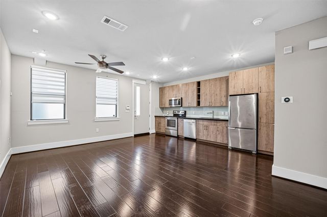 2401 Crawford Street B209, Houston, TX 77004