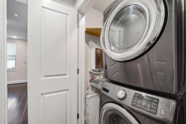 2401 Crawford Street B209, Houston, TX 77004