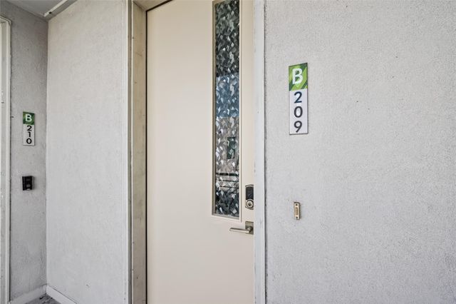 2401 Crawford Street B209, Houston, TX 77004