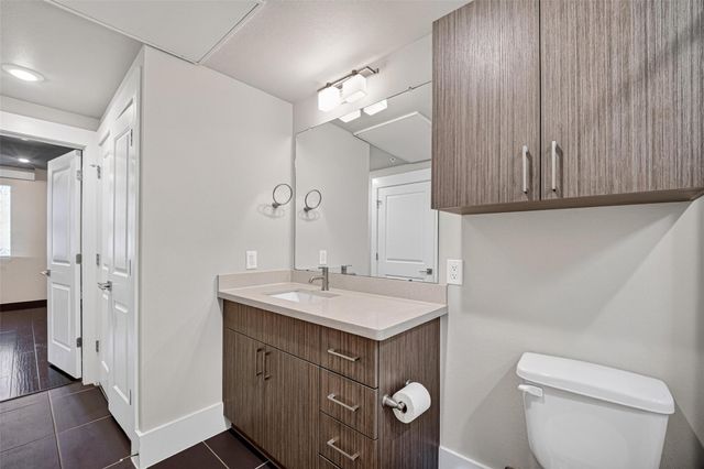 2401 Crawford Street B209, Houston, TX 77004