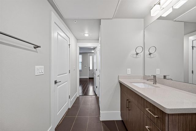 2401 Crawford Street B209, Houston, TX 77004