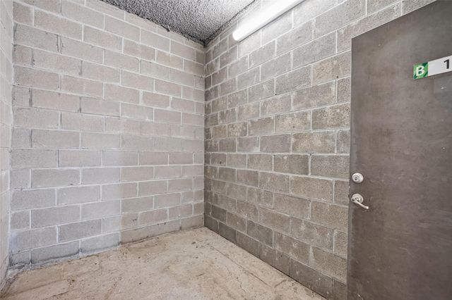 2401 Crawford Street B209, Houston, TX 77004