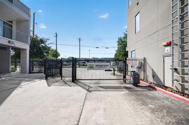 2401 Crawford Street B209, Houston, TX 77004
