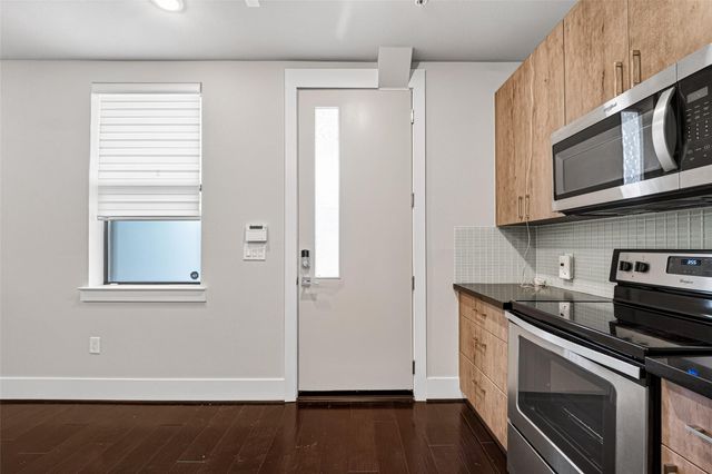 2401 Crawford Street B209, Houston, TX 77004