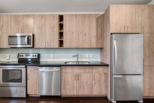 2401 Crawford Street B209, Houston, TX 77004