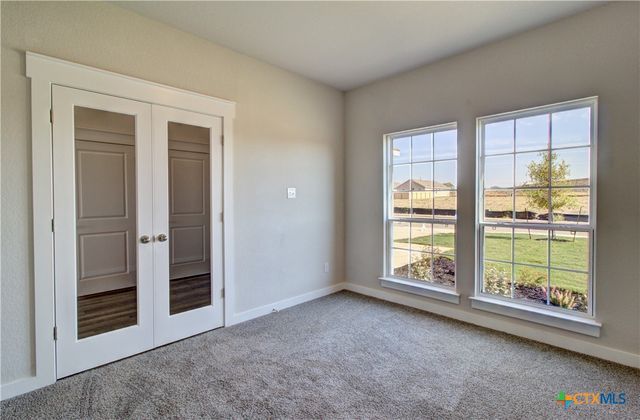 2518 White Daisy Hill, Converse, TX 78109