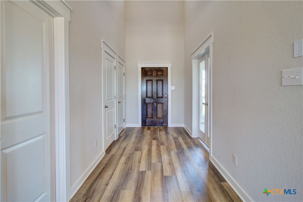 2518 White Daisy Hill, Converse, TX 78109