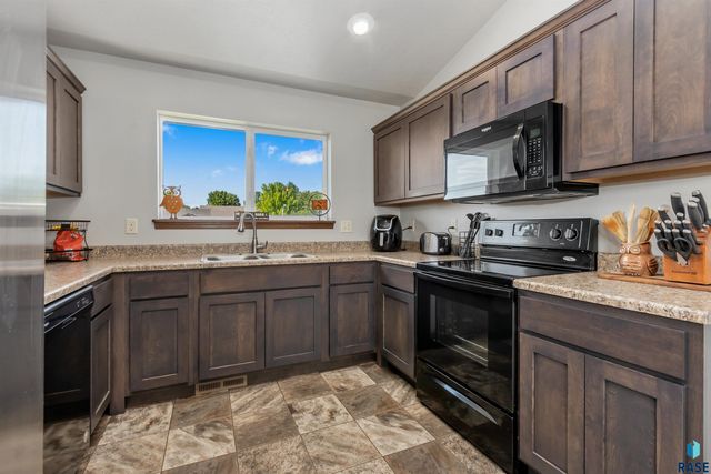 6525 W Amber St, Sioux Falls, SD 57107