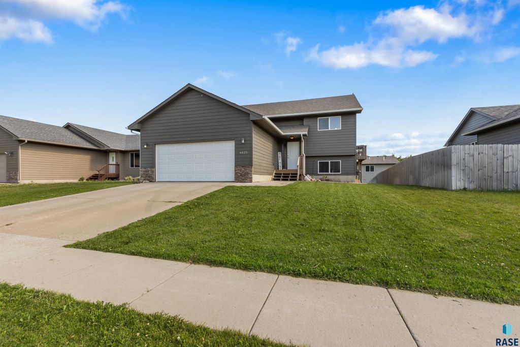 6525 W Amber St, Sioux Falls, SD 57107