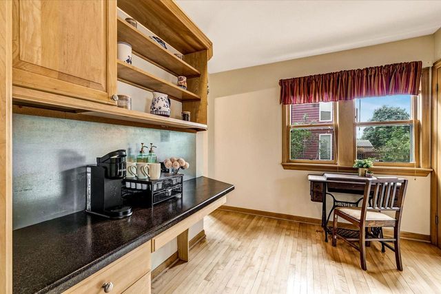 2221 S 79th STREET, West Allis, WI 53219