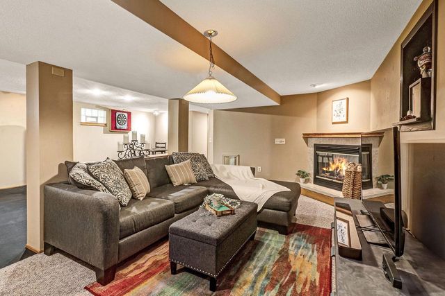 2221 S 79th STREET, West Allis, WI 53219