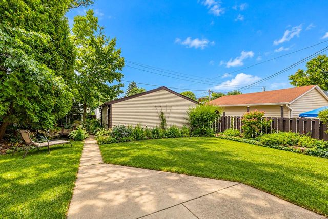 2221 S 79th STREET, West Allis, WI 53219