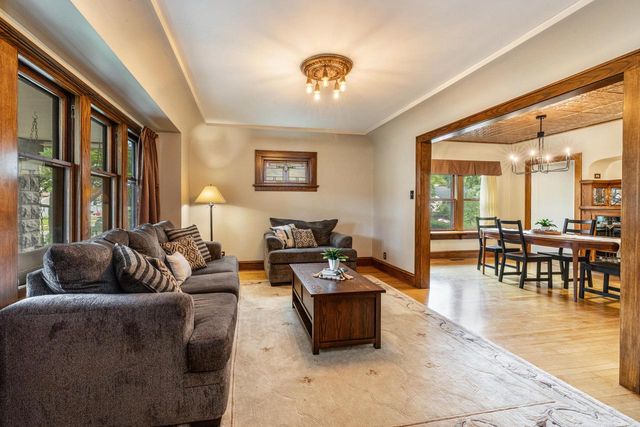 2221 S 79th STREET, West Allis, WI 53219
