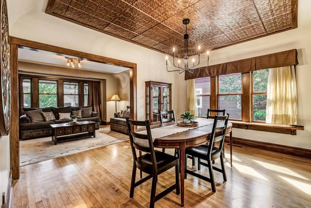 2221 S 79th STREET, West Allis, WI 53219