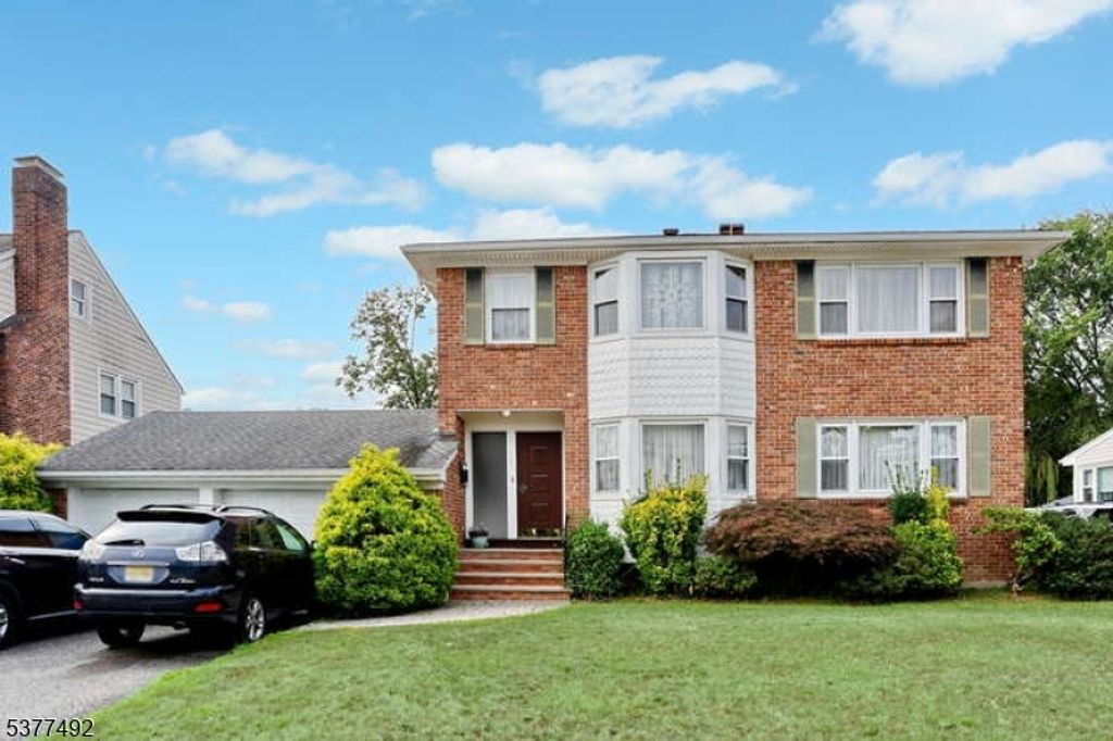118 Diamond Bridge Ave, Hawthorne Boro, NJ 07506